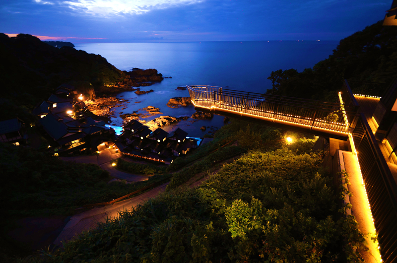 奇跡の超絶景 能登半島最先端 聖域の岬に佇む温泉 ランプの宿 Superb View Japan Onsen ウイキペディアでも「日本三大絶景