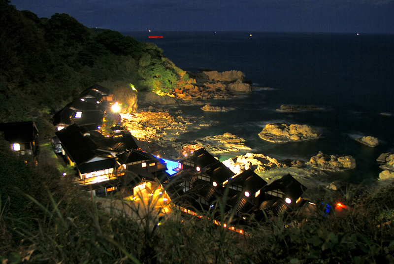 奇跡の超絶景 能登半島最先端 聖域の岬に佇む温泉 ランプの宿 Superb View Japan Onsen ウイキペディアでも「日本三大絶景